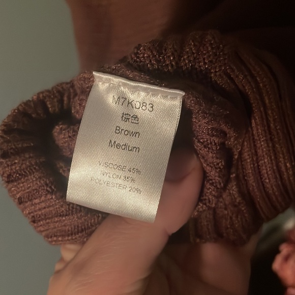 Dark mocha brown sweater size med with shoulder slits - Picture 3 of 4